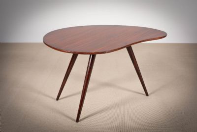 A ROSEWOOD OCCASIONAL TABLE at deVeres Auctions