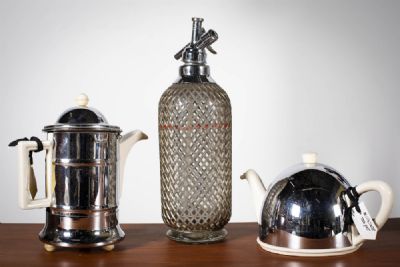 AN ART DECO STYLE TEAPOT AND COFFEE POT at deVeres Auctions