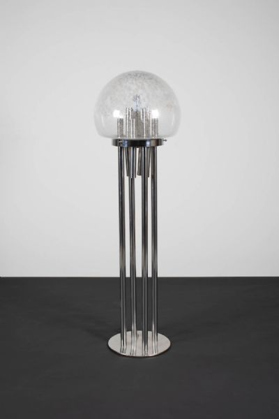 A TUBULAR CHROME FLOOR LAMP at deVeres Auctions