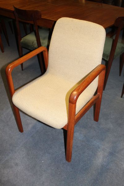 A SET OF SIX DINING CHAIRS at deVeres Auctions