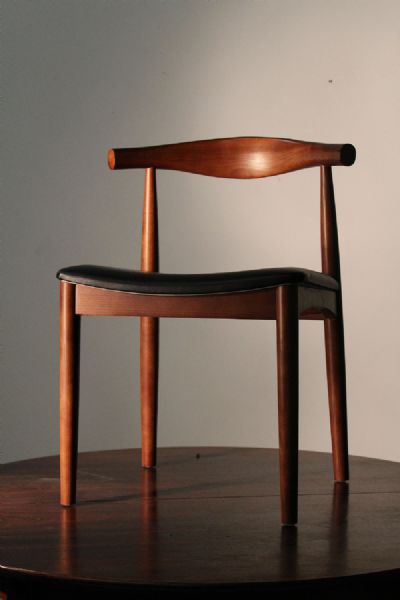 A SET OF SIX ELBOW STYLE CHAIRS at deVeres Auctions