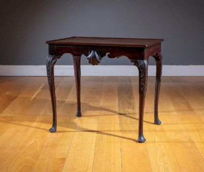 AN IRISH MAHOGANY SILVER TABLE, 18th CENTURY at deVeres Auctions