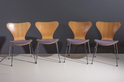 A SET OF FOUR SERIES 3107 CHAIRS, DANISH, by Arne Jacobsen sold for €400 at deVeres Auctions