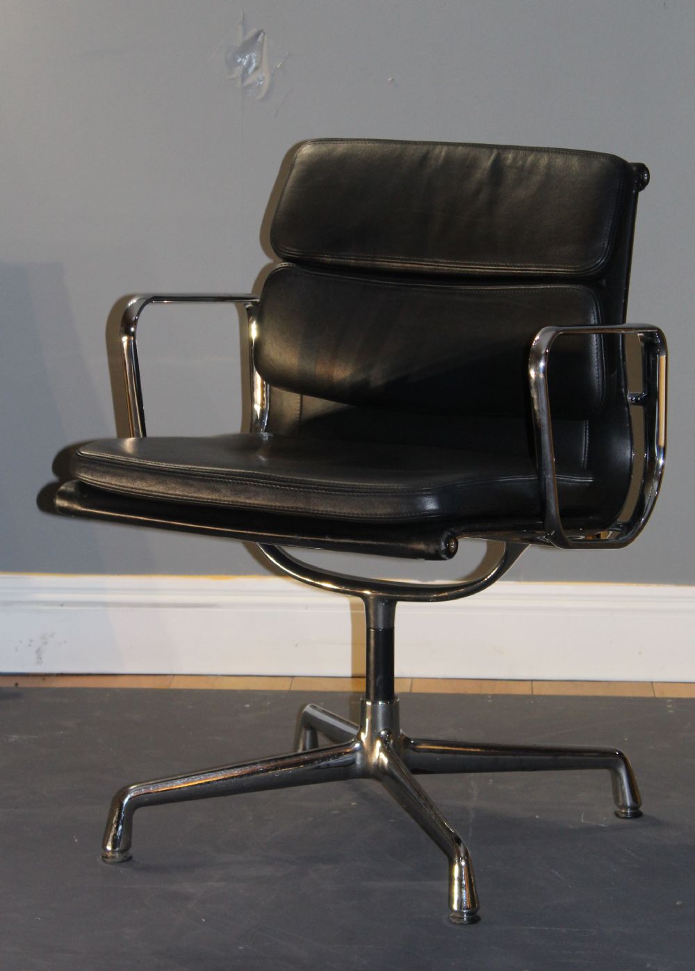 A SOFT PAD EA207 DESK CHAIR, by CHARLES AND RAY EAMES sold for €1,300 at deVeres Auctions