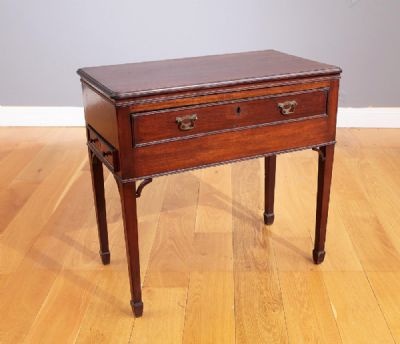 A MAHOGANY DRESSING TABLE DESK, 18TH CENTURY at deVeres Auctions