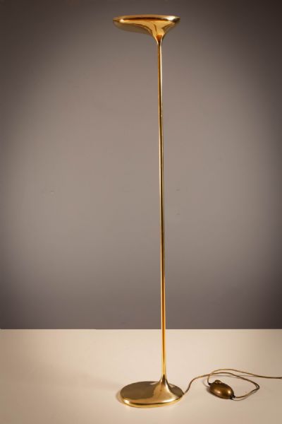 A POLISHED BRASS SCULPTURAL FLOOR UPLIGHTER at deVeres Auctions