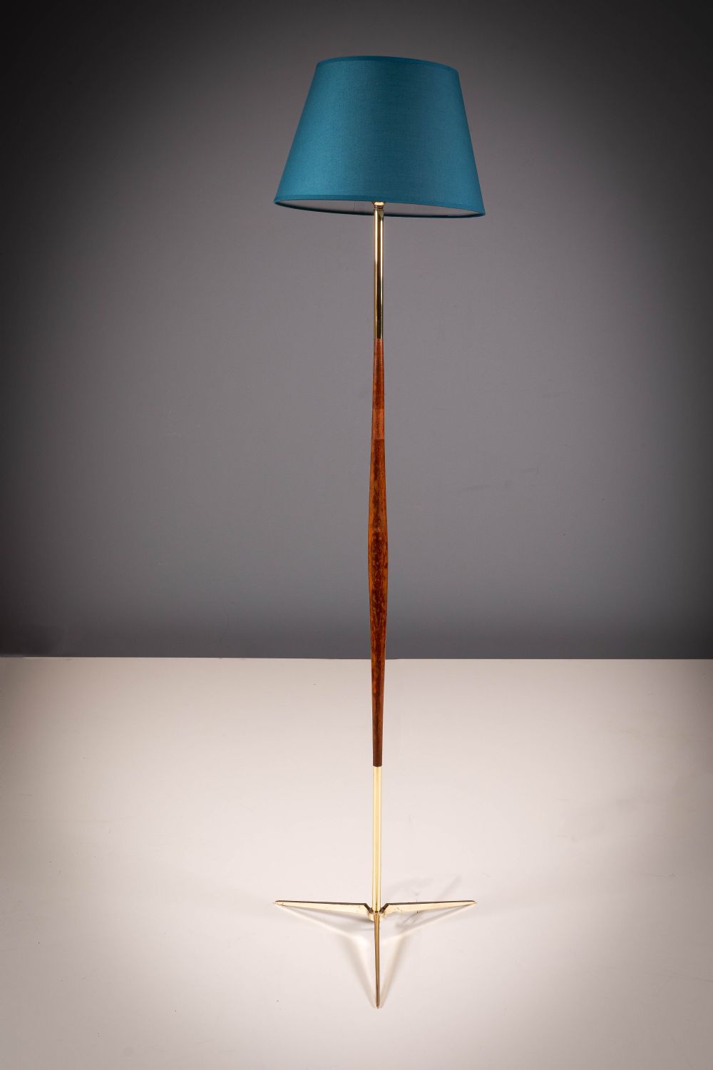 A TEAK AND GILT METAL FLOOR LAMP, FRENCH 1970's.
