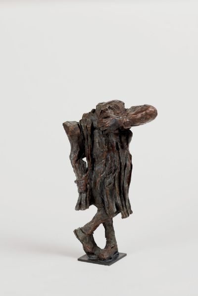FAMINE FIGURE by John Behan sold for €4,000 at deVeres Auctions