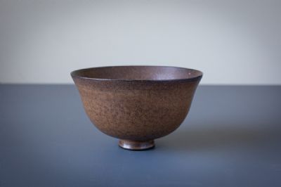 BOWL WITH SERATED FOOT by Sonja Landweer sold for €1,000 at deVeres Auctions